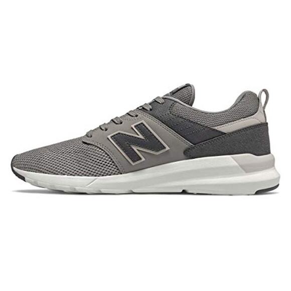 Athletic_Shoes